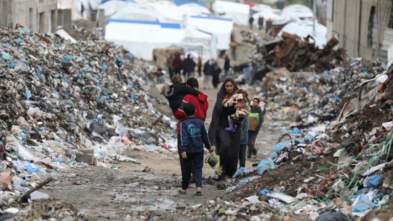 Gazze halkı zorla tahliyelerini teşvik eden mesajlar almaya başladı
