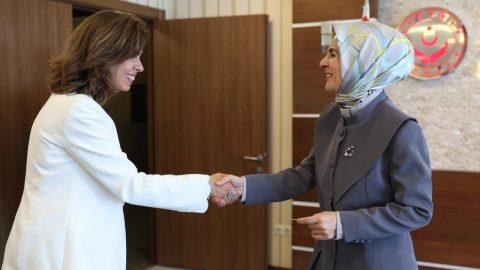 Bakan Göktaş, BM Kadın Birimi Türkiye Ülke Direktörü ile bir araya geldi
