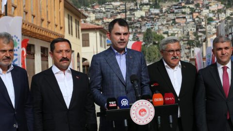 "Tek bir afetzede kardeşimizi açta, açıkta bırakmayacağız