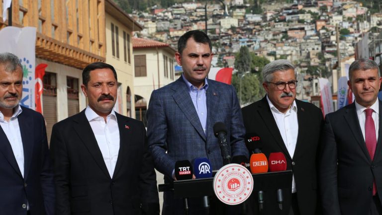"Tek bir afetzede kardeşimizi açta, açıkta bırakmayacağız