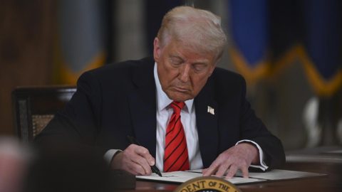 Trump'tan kitlesel sınır dışı politikasına dev bütçe