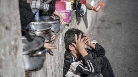 UNRWA: Gazze'de personelimiz de dahil insanlar açlıktan bayılıyor