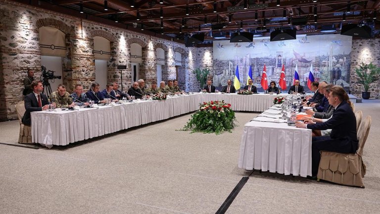 Ukrayna-Rusya üçüncü tur görüşmesi çarşamba günü İstanbul'da yapılacak