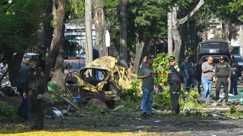 Kolombiya'da askeri üs yakınlarında bombalı saldırı: Ölü ve yaralılar var