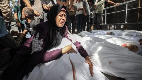 Soykırımcı İsrail'in Gazze'ye sabah düzenlediği saldırılarda 13 Filistinli hayatını kaybetti