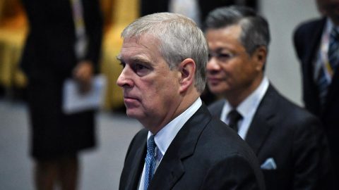 İngiltere Kralı Charles, kardeşi Prens Andrew'un ünvanlarını geri aldı