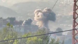 İşgalci İsrail ordusu, Lübnan'ın güneyindeki 4 beldeye hava saldırısı düzenledi