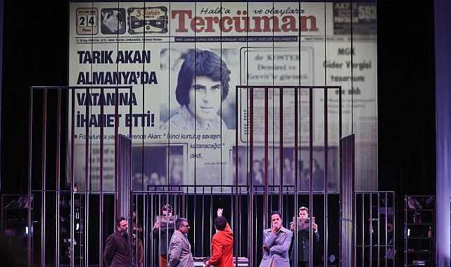 Tarık Akan’ın hayatı tiyatro sahnesinde Tarık Akan’ın hayatı tiyatro sahnesinde
