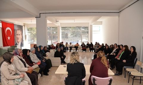 8 Mart’a Özel Anlamlı Seminer 8 Mart’a Özel Anlamlı Seminer