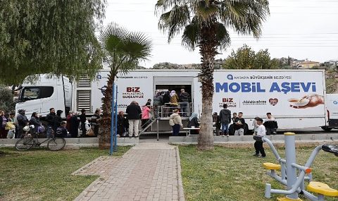 Antalya Büyükşehir Belediyesi’nin Ramazan etkinlikleri yoğun ilgi gördü Antalya Büyükşehir Belediyesi’nin Ramazan etkinlikleri yoğun ilgi gördü