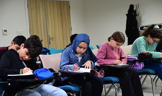 Osmangazi’de Küçük Yazarlardan Büyük Adım Osmangazi’de Küçük Yazarlardan Büyük Adım