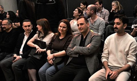 Bornova’da “Unutmak” Fırtınası Bornova’da “Unutmak” Fırtınası