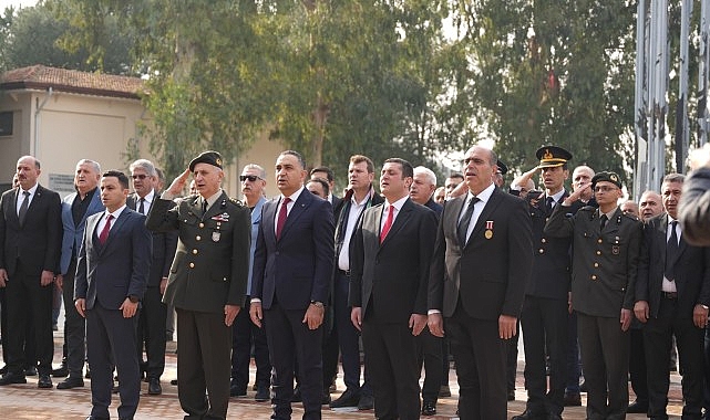 Torbalı’da Çanakkale Zaferi’nin 111. yılı çelenk töreniyle anıldı Torbalı’da Çanakkale Zaferi’nin 111. yılı çelenk töreniyle anıldı