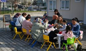 Bornovalı miniklere “Çim Adam Atölyesi” Bornovalı miniklere “Çim Adam Atölyesi”