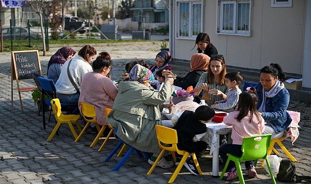 Bornovalı miniklere “Çim Adam Atölyesi” Bornovalı miniklere “Çim Adam Atölyesi”