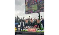 Kemer Belediye güreşçileri kürsüye çıktı