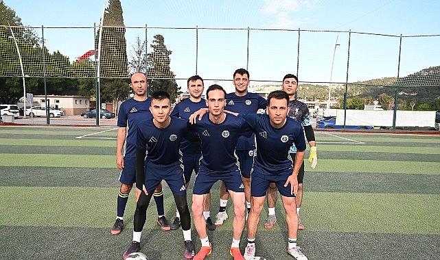 Grand Lig Kurumlar Yarışıyor Futbol Turnuvası’nı “Dostluk” kazandı Grand Lig Kurumlar Yarışıyor Futbol Turnuvası’nı “Dostluk” kazandı