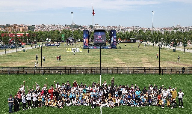 UEFA ve Disney’den “Play Games” Hamlesi: Geleceğin Kadın Şampiyonlar Ligi Yıldızları Yetişiyor! UEFA ve Disney’den “Play Games” Hamlesi: Geleceğin Kadın Şampiyonlar Ligi Yıldızları Yetişiyor!