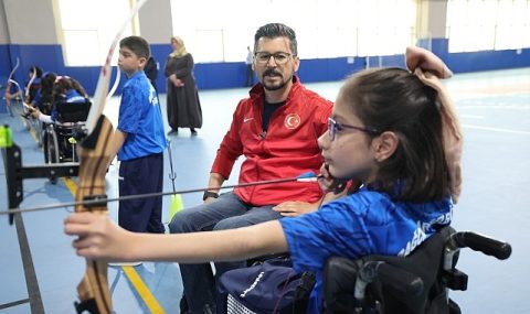 Türkiye’nin ilk Engelli Çocuk Okçuluk Takımı Bağcılar’da kuruldu Türkiye’nin ilk Engelli Çocuk Okçuluk Takımı Bağcılar’da kuruldu