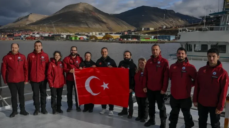 6 Ulusal Arktik Bilimsel Araştırma Seferi Başarıyla Tamamlandı 6 Ulusal Arktik Bilimsel Araştırma Seferi Başarıyla Tamamlandı