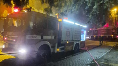 Balıkesir'de iş yerinde yangın: 2 kişi dumandan etkilendi