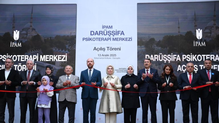 İbn Haldun Üniversitesi "Darüşşifa Psikoterapi Merkezi" açıldı