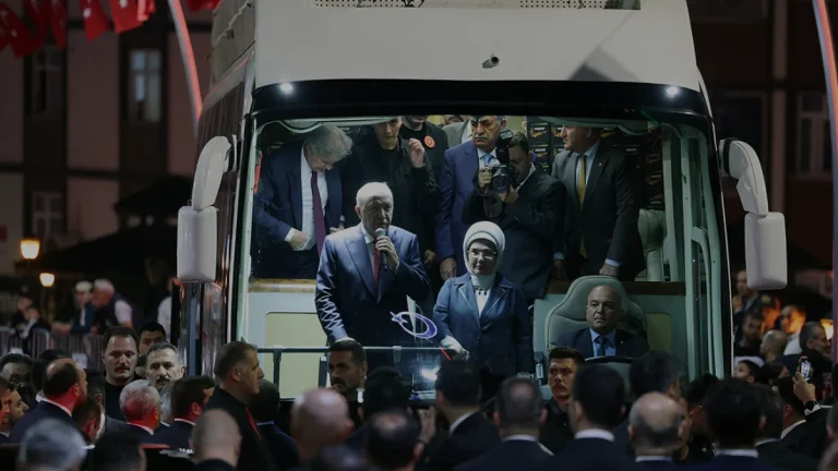 Cumhurbaşkanı Erdoğan Memleketi Rize Güneysu’da Hemşerileriyle Buluştu Cumhurbaşkanı Erdoğan Memleketi Rize Güneysu’da Hemşerileriyle Buluştu