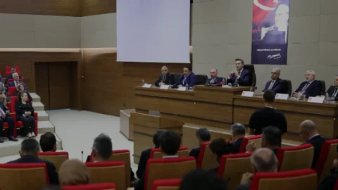 Enerji ve Tabii Kaynaklar Bakanı Bayraktar Çorumda Vizyonunu Açıkladı Enerji ve Tabii Kaynaklar Bakanı Bayraktar Çorumda Vizyonunu Açıkladı