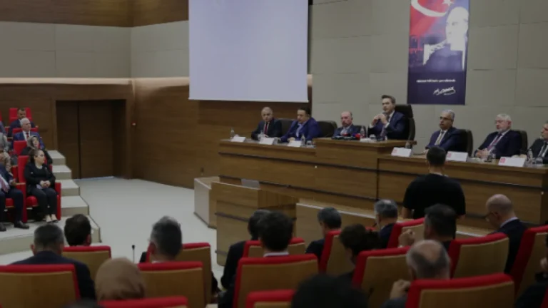 Enerji ve Tabii Kaynaklar Bakanı Bayraktar Çorumda Vizyonunu Açıkladı