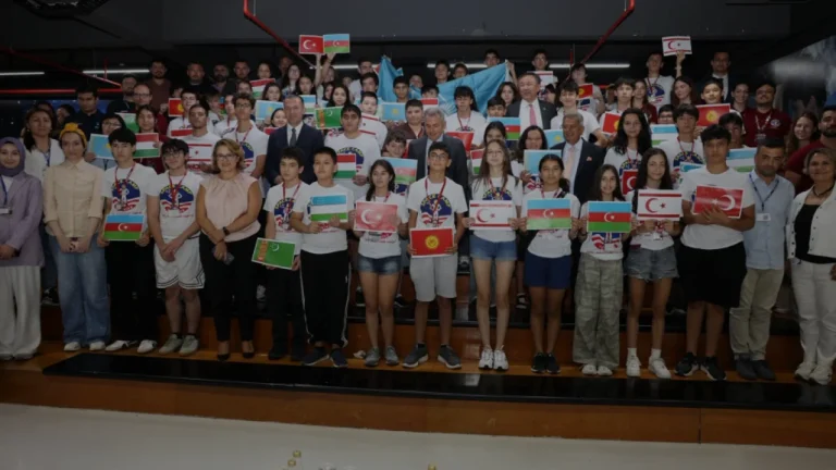 Türk Dünyasından 65 Öğrenci İzmir Uzay Kampında Bir Araya Geldi