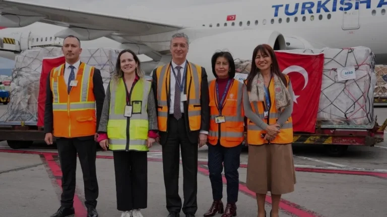 Türkiye Kolombiya depremi için insani yardım malzemelerini gönderdi