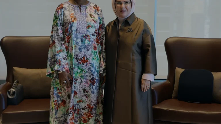 Emine Erdoğan New York Türkevi’nde Fatima Maada Bio ile Buluştu Emine Erdoğan New York Türkevi’nde Fatima Maada Bio ile Buluştu